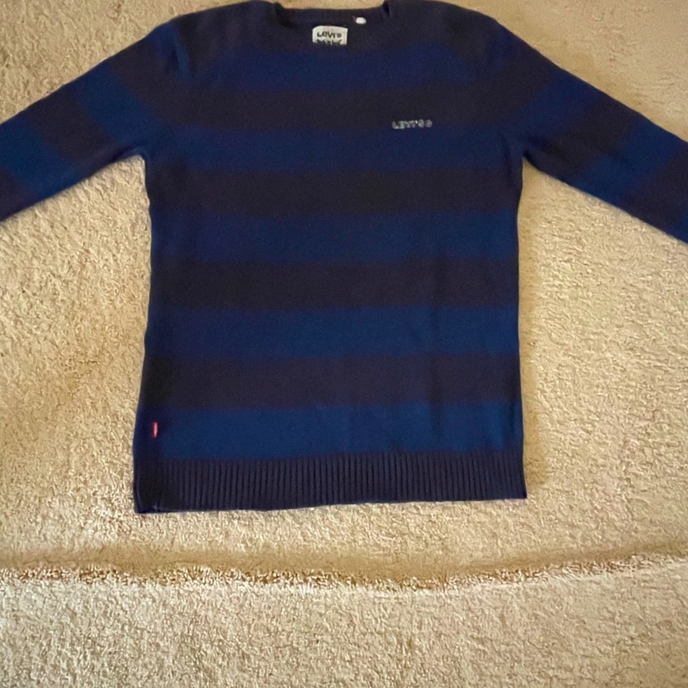 Levi’s sweater